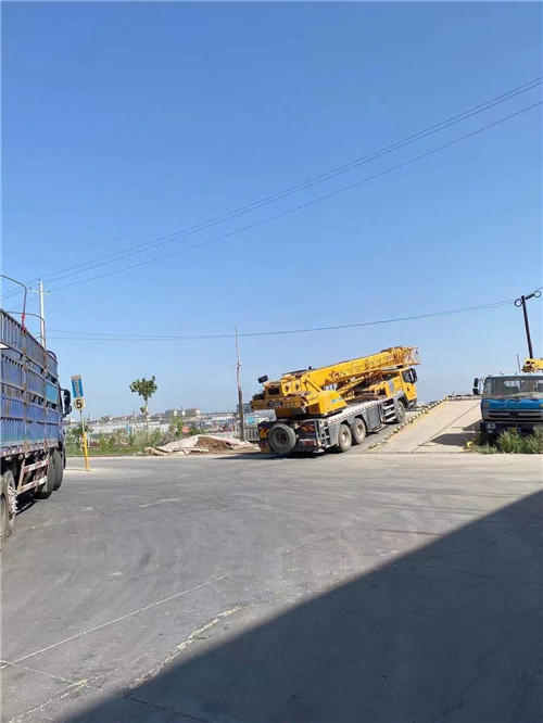 波密县25吨吊车的租赁价格大概是多少？