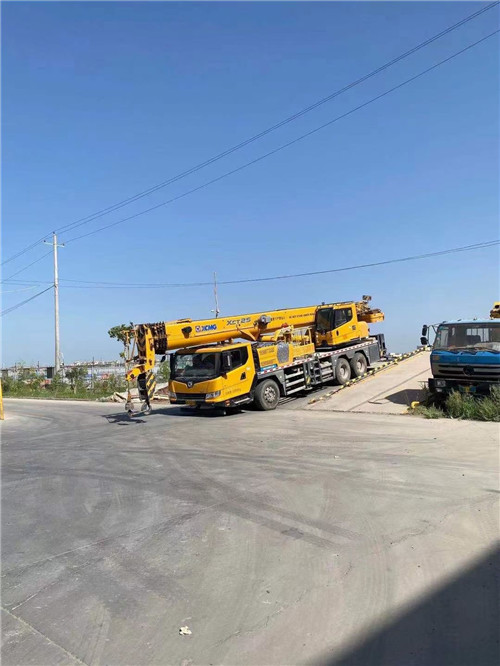 波密县吊车作业时，可能会产生哪些额外收费项目？