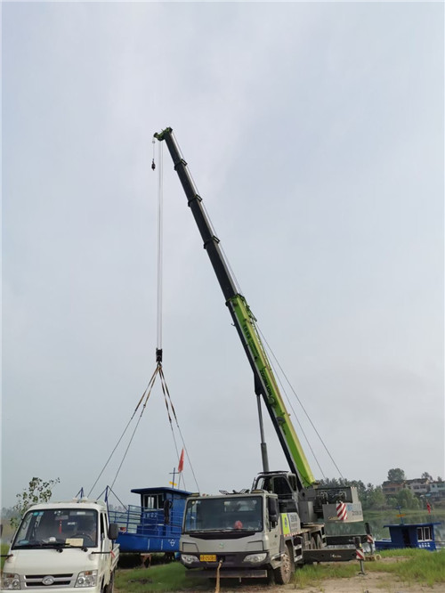 波密县桥梁建设吊装案例