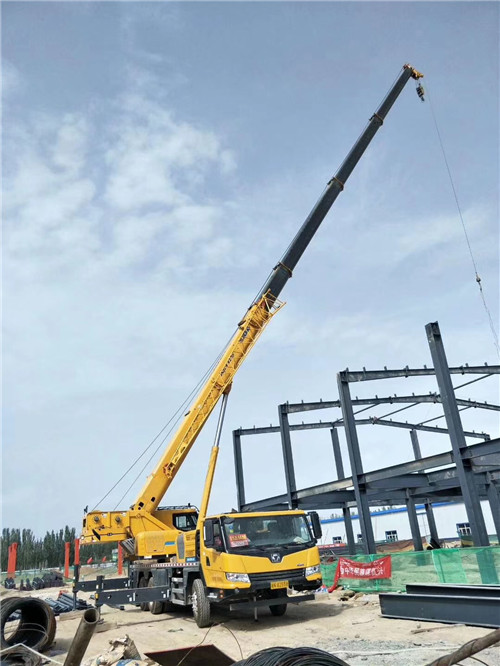 波密县超高层建筑钢结构吊装案例
